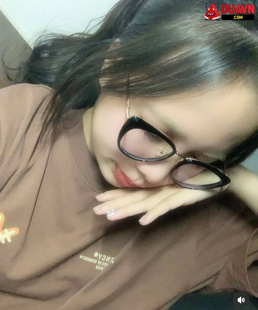 Đỗ Phương Anh – Lộ clip doggy với bạn trai