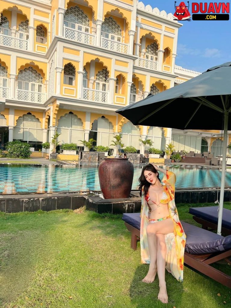 Em mẫu ảnh hotgirl bị lộ clip nóng với bạn trai