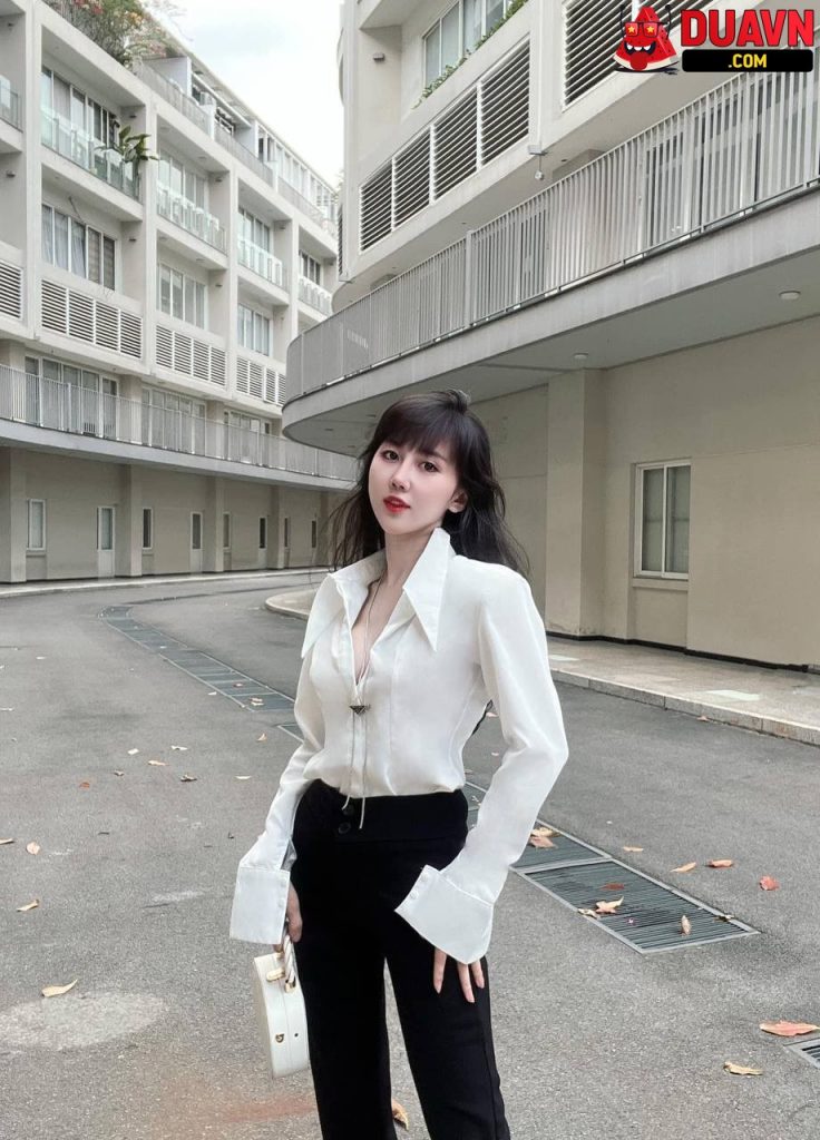 Em mẫu ảnh hotgirl bị lộ clip nóng với bạn trai