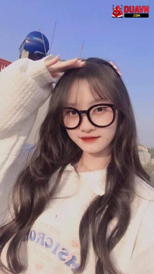 Em kính cận bú cu nhiệt tình
