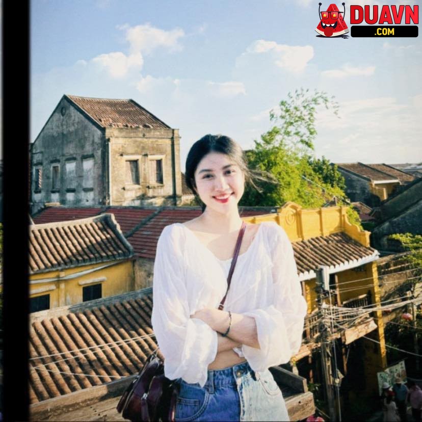 Lâm Bích Tuyền – Em sinh viên bị trai gạ địt rồi tung clip lên mạng