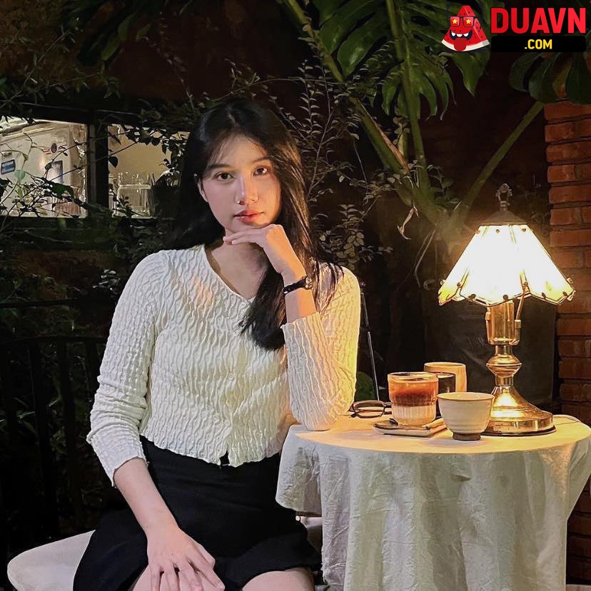 Lâm Bích Tuyền – Em sinh viên bị trai gạ địt rồi tung clip lên mạng