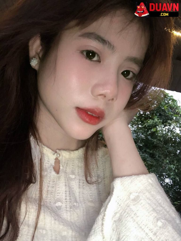 Em nhân viên spa lộ clip bú cu cực dâm
