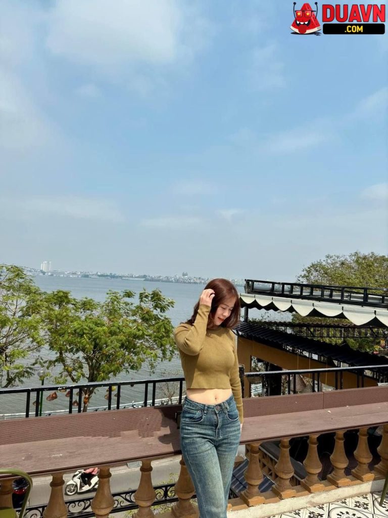 Em ghệ dâm nghiện bú cu