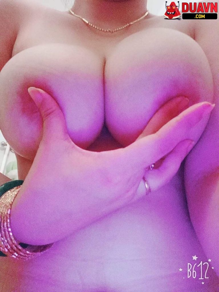 Em ghệ chubby miền Tây siêu dâm bím khít