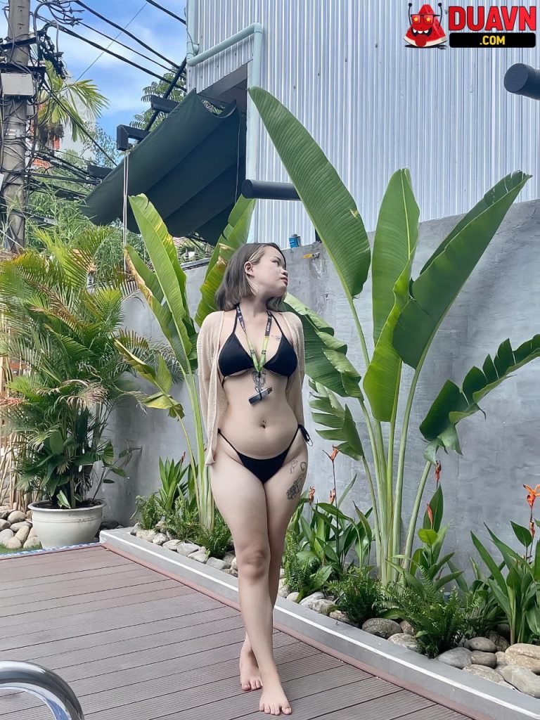 Gái dâm vú to đít bự bú cu siêu phê