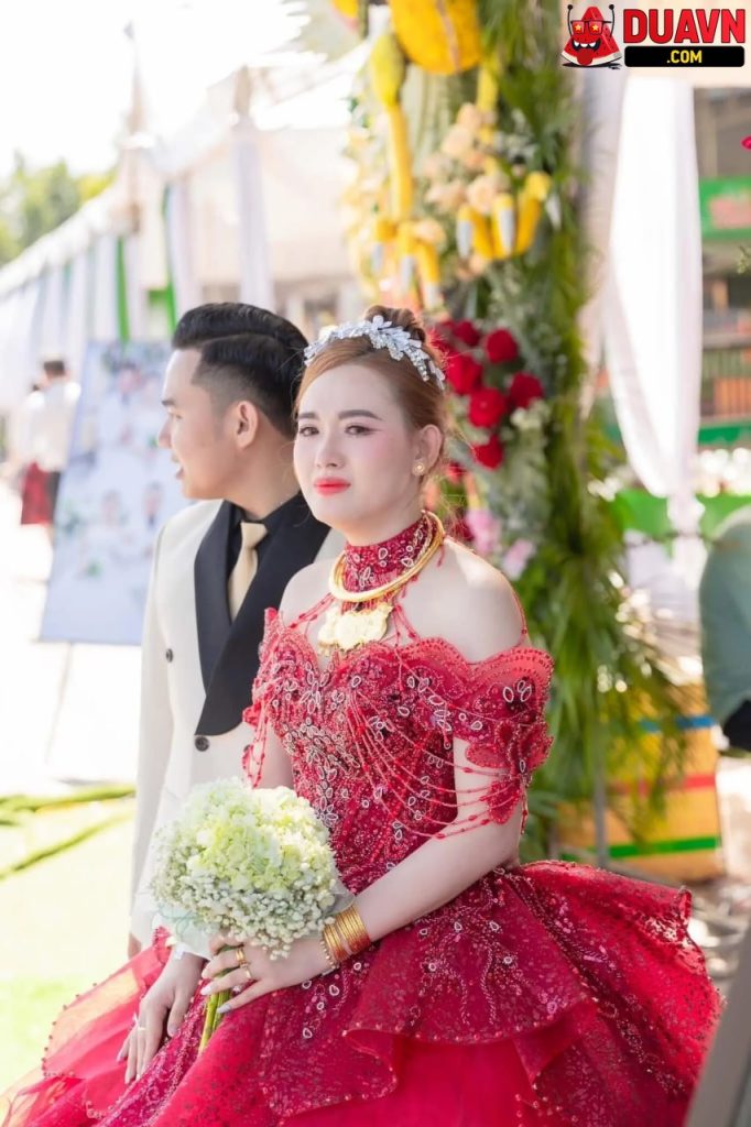 Vợ chồng mới cưới lén hai họ đụ nhau trong phòng