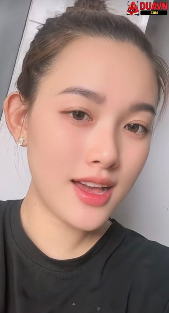 Vợ chồng mới cưới lén hai họ đụ nhau trong phòng