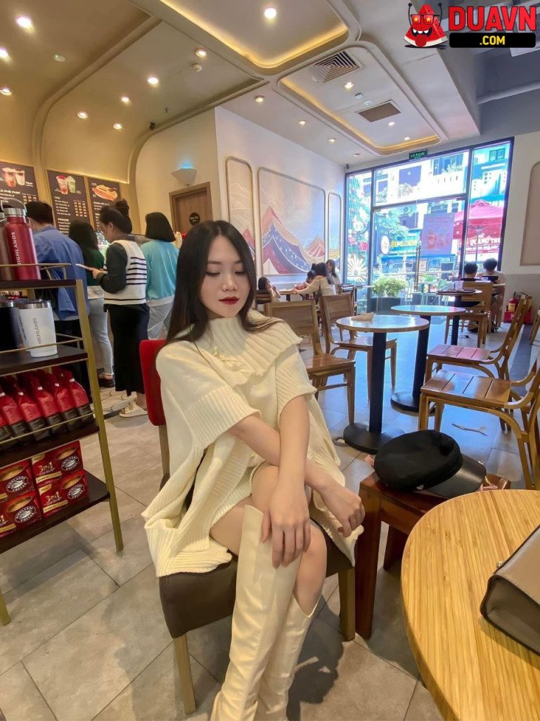 Hoàng Diệu Linh – slave bồn chứa tinh của các anh