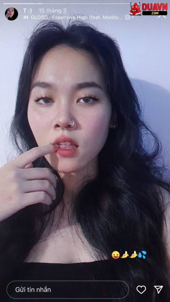 Ivy Vi – Gái ngon mình dây lộ clip nóng với bạn trai