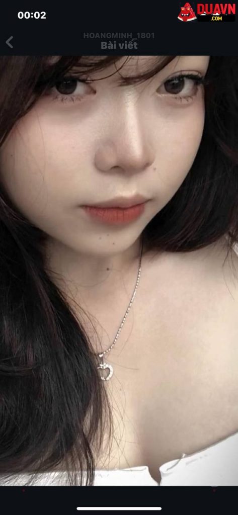 Em gái mặt xinh bím múp doggy cùng bạn trai