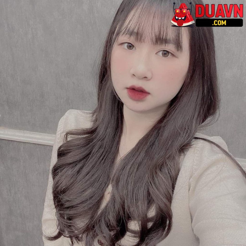 Em sinh viên hotgirl show hàng kiếm thêm thu nhập