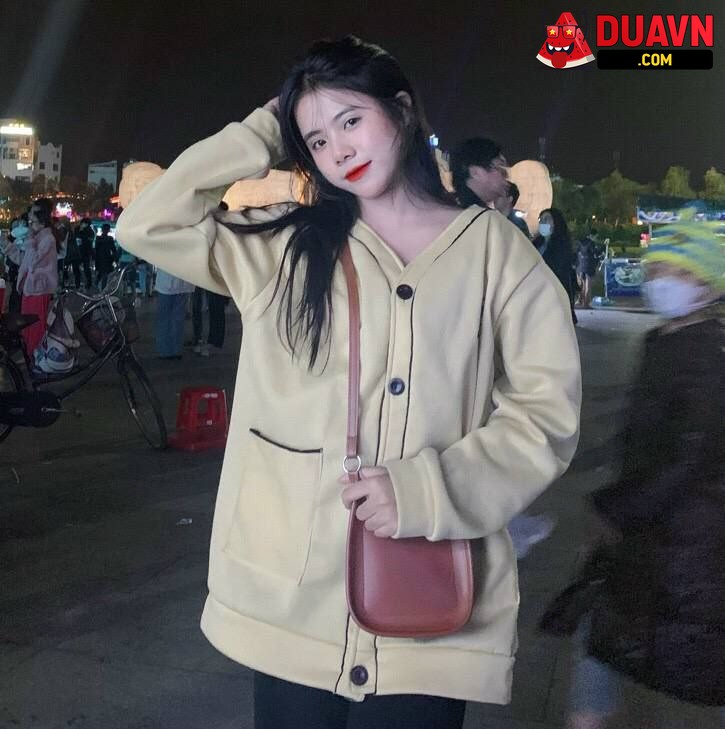 Em nhân viên spa lộ clip bú cu cực dâm