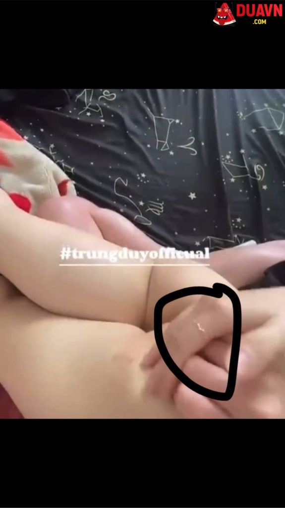 Thu Trang – Gái dâm vú to bị bạn trai địt vào mồm