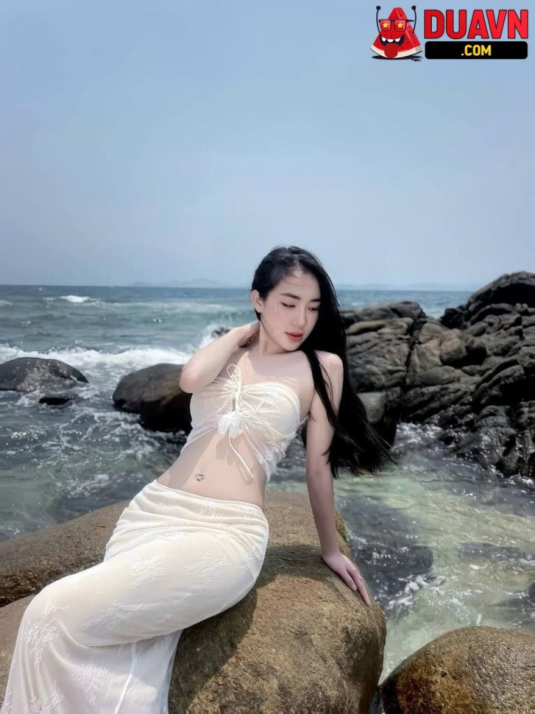 Yến Đỗ – Chủ shop đồ ngủ lộ clip bú cu địt nhau