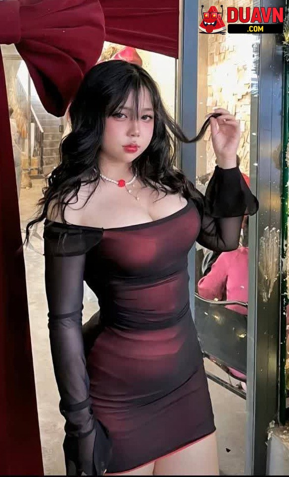 Gái sinh viên mặt dâm lộ clip sex với bố đường