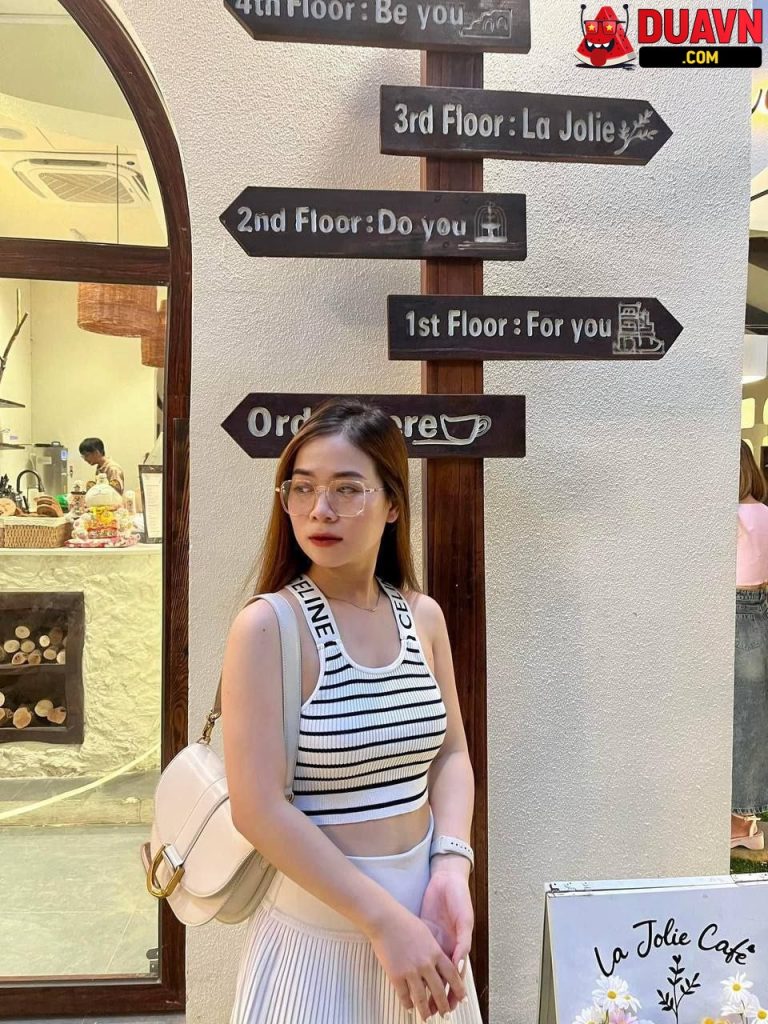 Em ghệ dâm nghiện bú cu