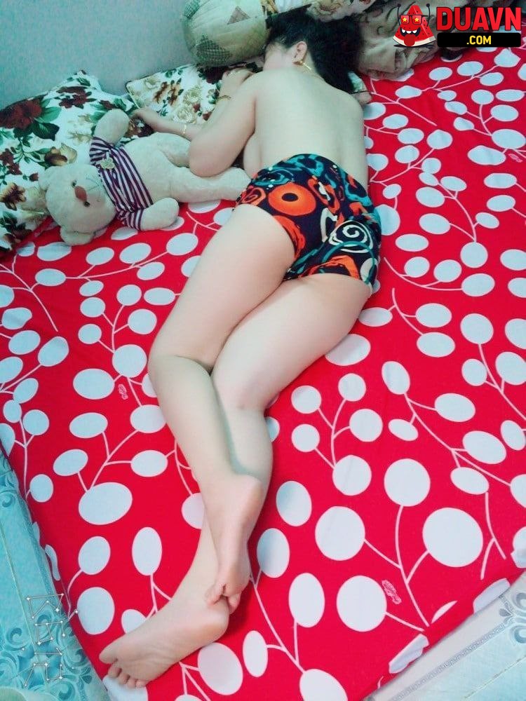 Em ghệ chubby miền Tây siêu dâm bím khít