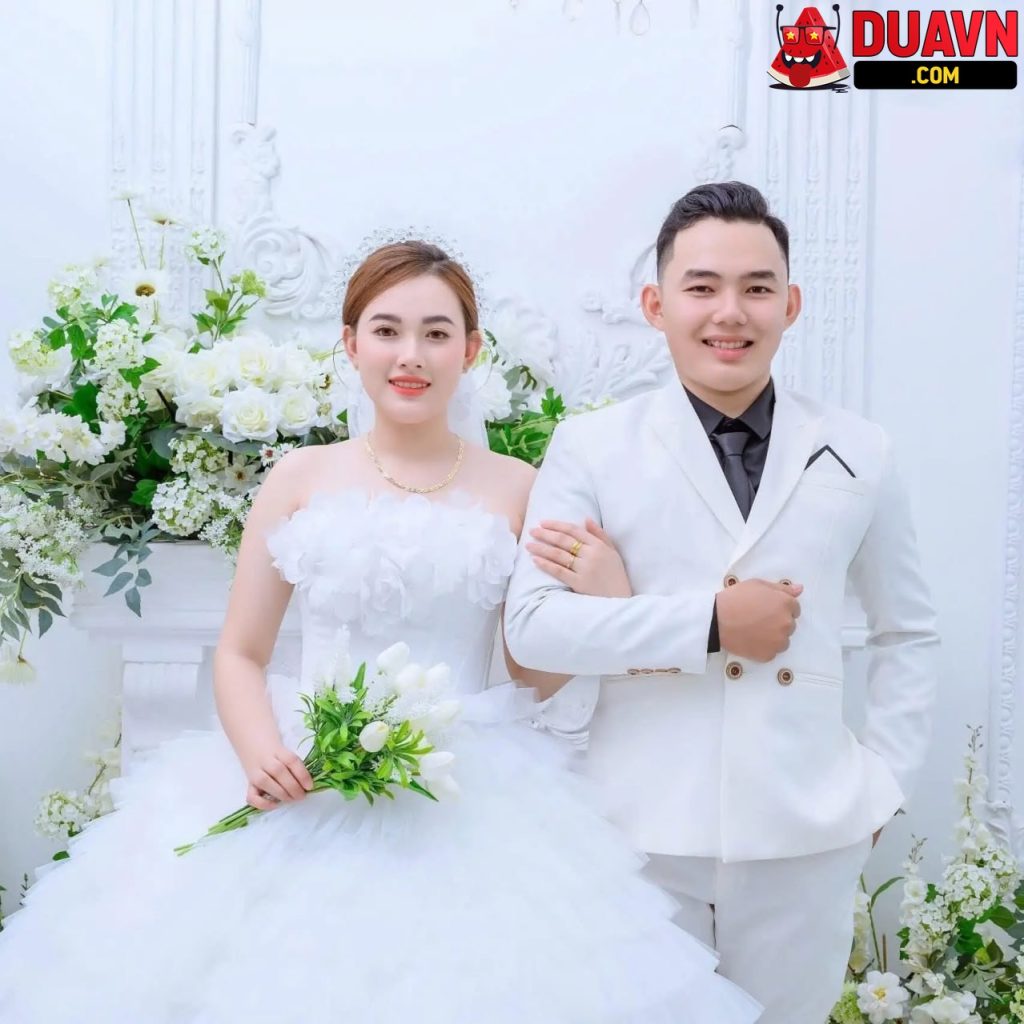 Vợ chồng mới cưới lén hai họ đụ nhau trong phòng