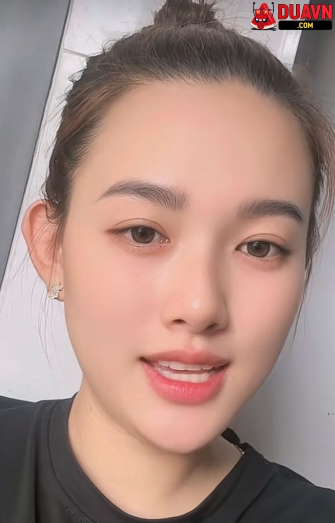 Vợ chồng mới cưới lén hai họ đụ nhau trong phòng