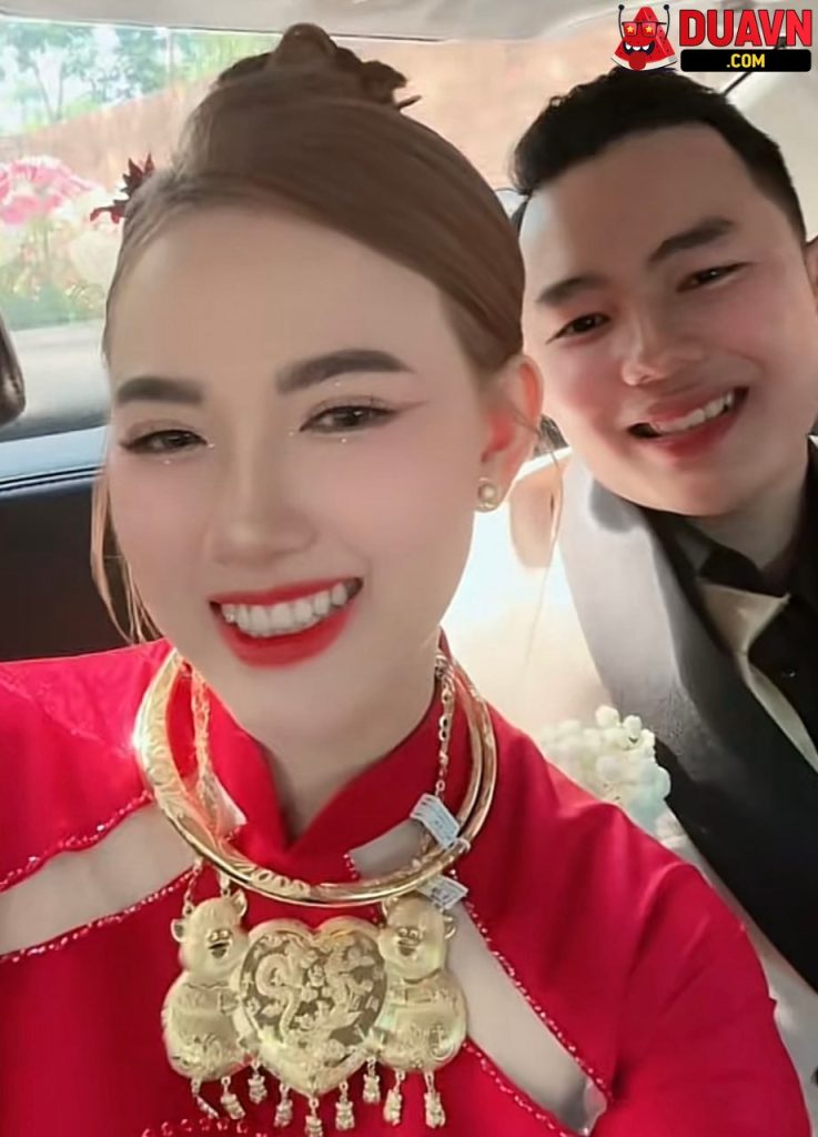 Vợ chồng mới cưới lén hai họ đụ nhau trong phòng