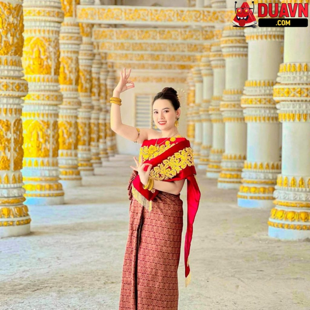 Vợ chồng mới cưới lén hai họ đụ nhau trong phòng
