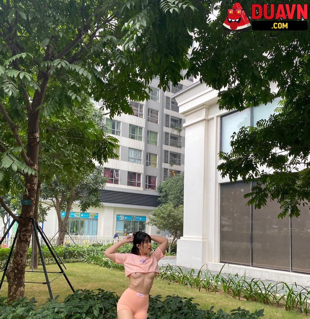 dundun-meomeo  – Hoàng Phương Dung – Lại một em thích phô dâm nơi công cộng