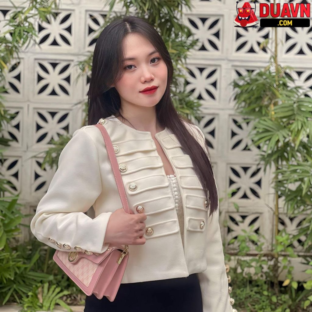 Hoàng Diệu Linh – slave bồn chứa tinh của các anh