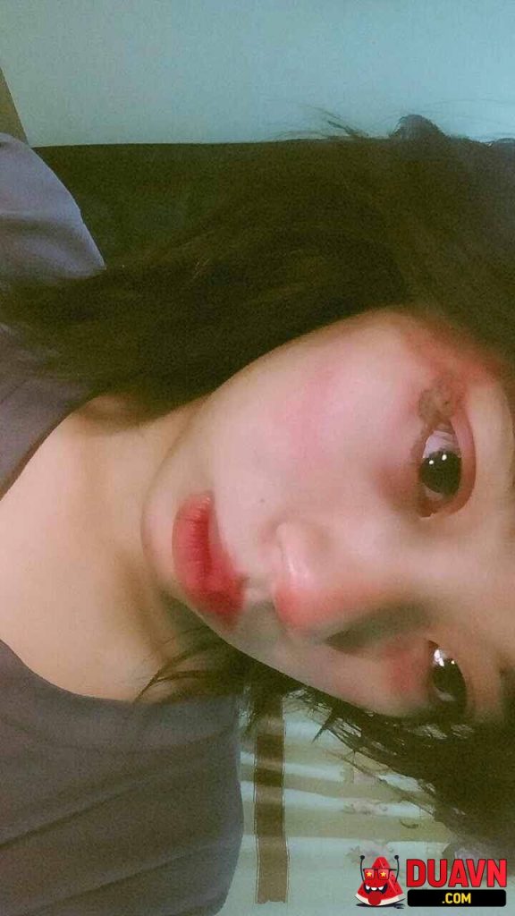 Em gái mới lớn mà vú đã to như thế này