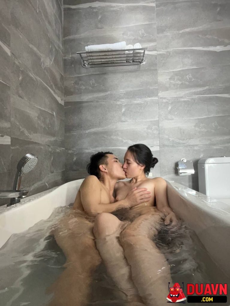 Em gái mình dây thích bú cu cưỡi ngựa