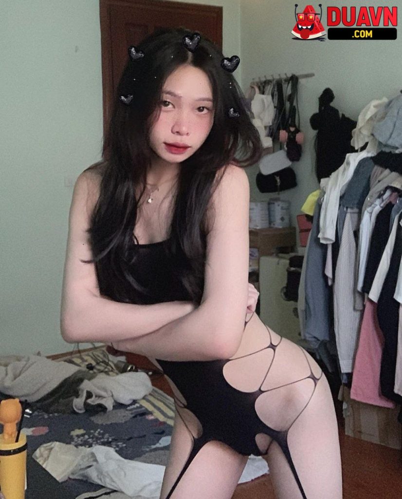 Nhật Hạ IG – Em gái với độ dâm vô đối