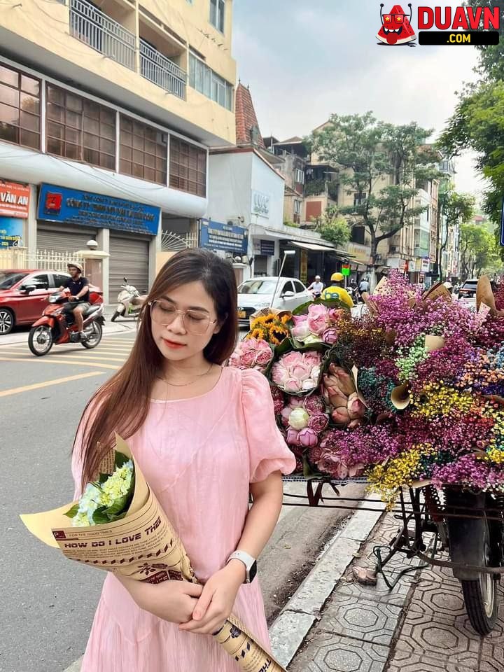 Em ghệ dâm nghiện bú cu
