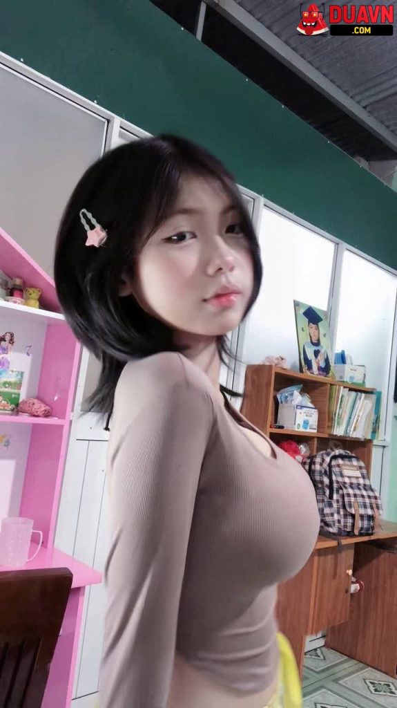 Cẩm Ngọc 2009 – Gái xinh tiktok lộ clip nhảy nude