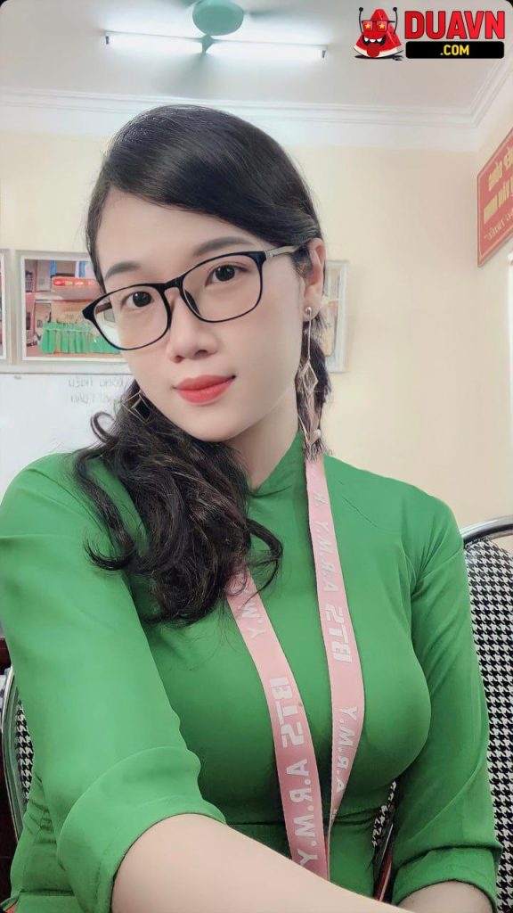 Cô giáo mầm non lộ clip sex với bạn trai