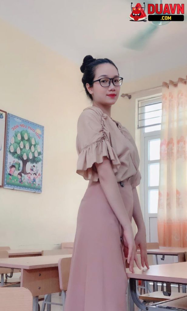 Cô giáo mầm non lộ clip sex với bạn trai
