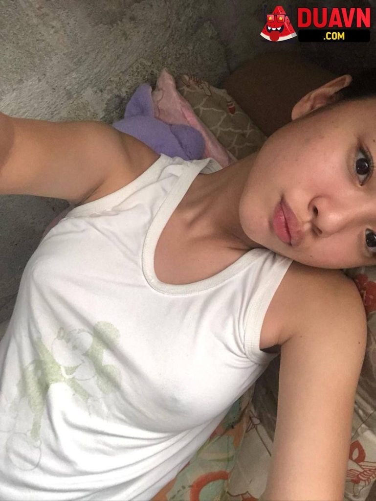Lại một em dáng ngon show bím đầu năm