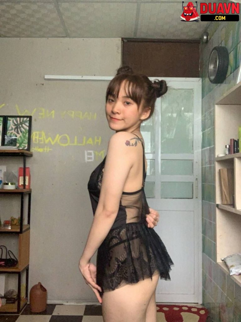 Gái dâm thèm địt body ngon