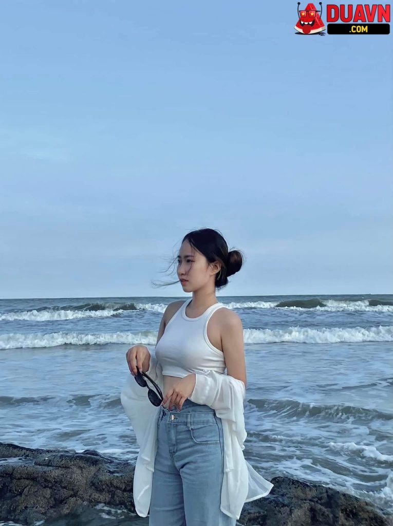 Hotgirl dáng đẹp vú to đít bự lộ clip nóng