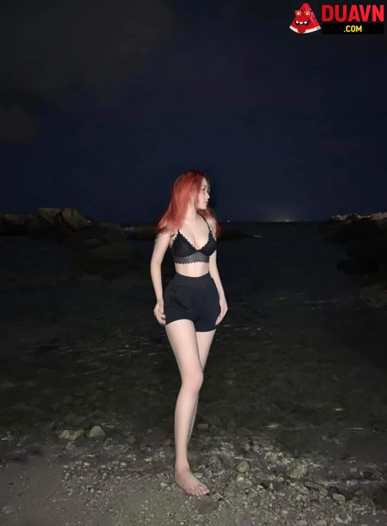 Hotgirl dáng đẹp vú to đít bự lộ clip nóng