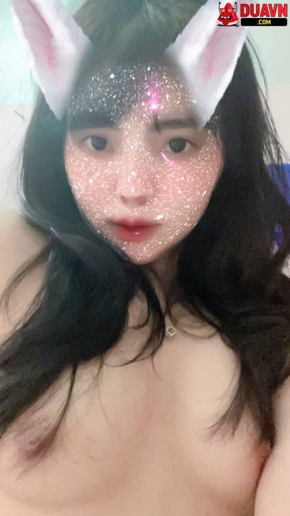 Nguyễn Thảo Ngân – Gái xinh thích mặc đồ ren giỏi bú cu