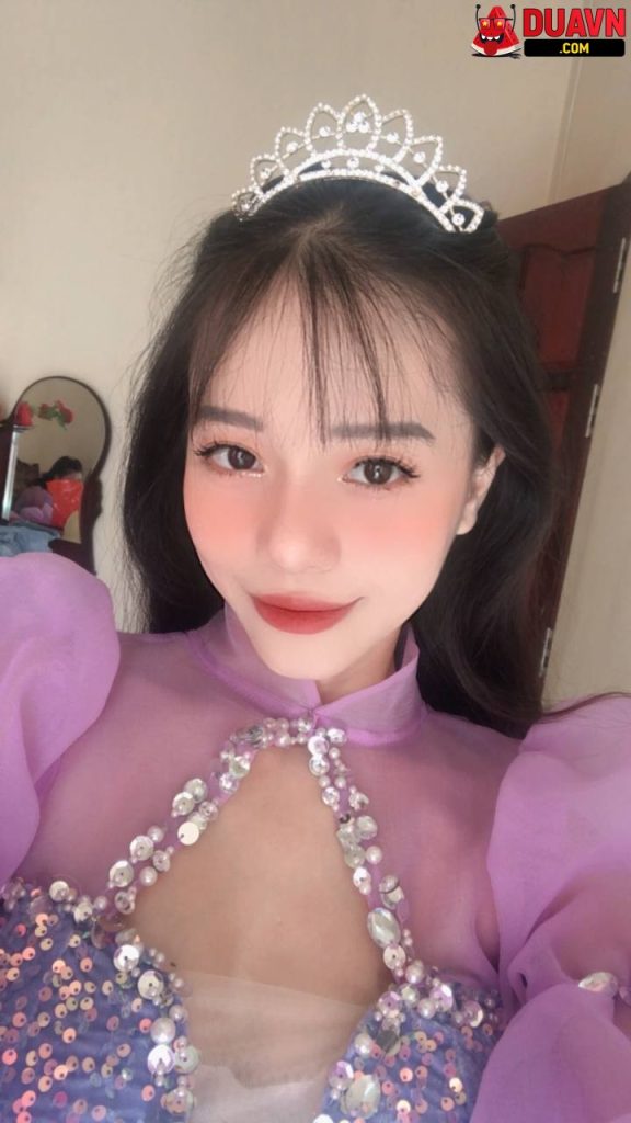Địt em vú to nẩy tưng tưng