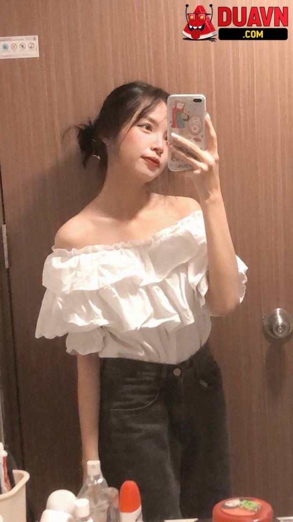 Huỳnh Dương Nhã My – múi mít trắng trẻo lộ clip với bạn trai