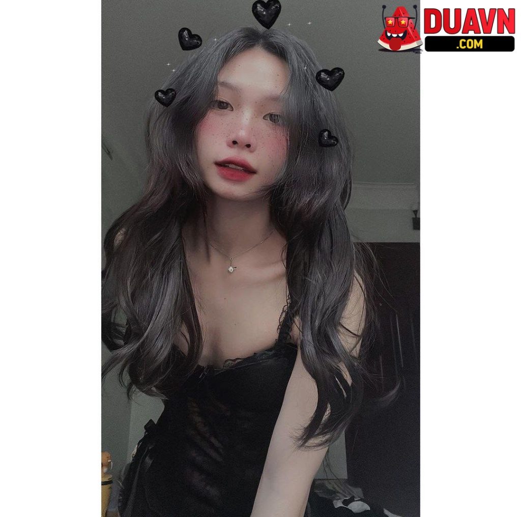 Nhật Hạ IG – Em gái với độ dâm vô đối