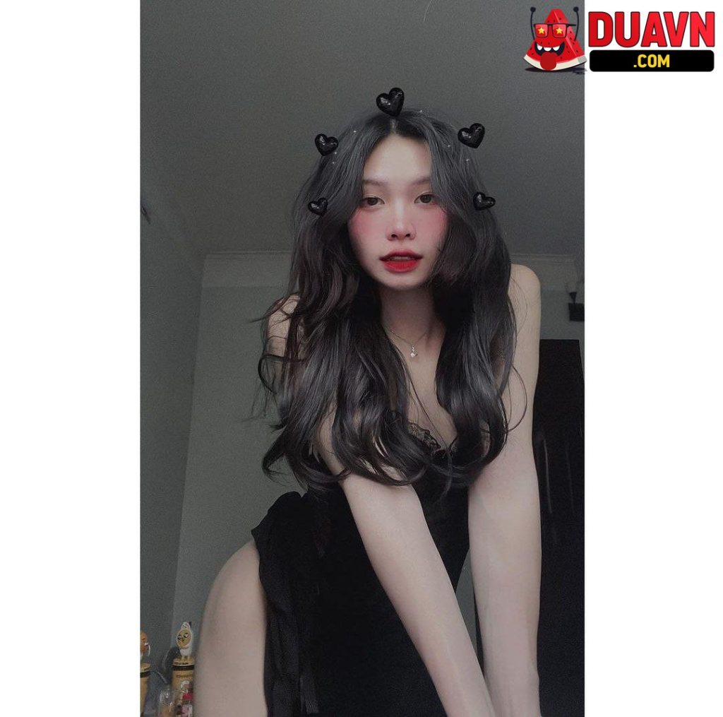 Nhật Hạ IG – Em gái với độ dâm vô đối