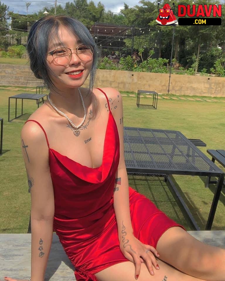 Em mẫu ảnh lộ clip móc cua