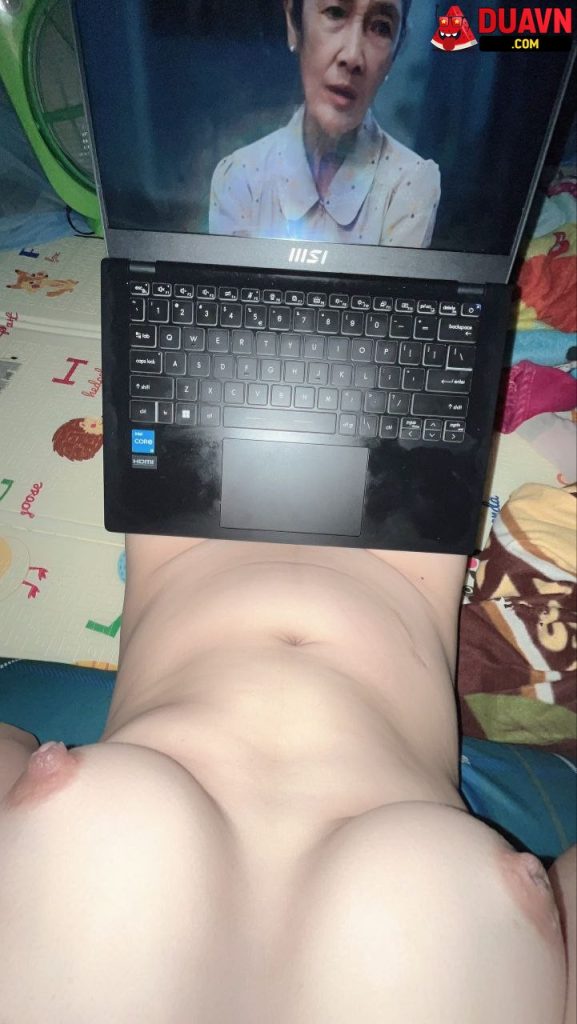 Bích Ngọc – da trắng body cực ngon lộ ảnh và clip full không che