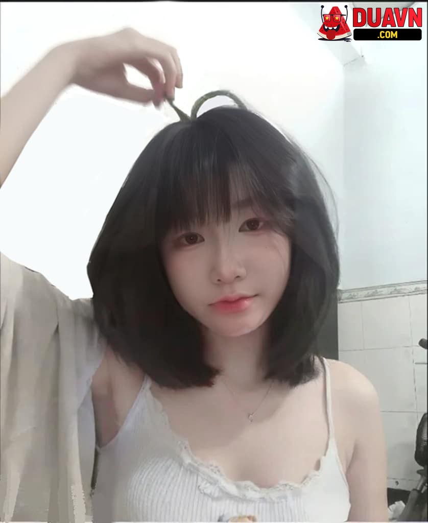 Tuyệt phẩm gái non bím hồng