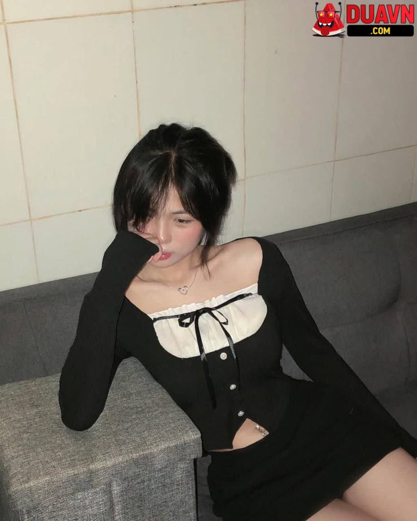 Cẩm Ngọc 2009 – Gái xinh tiktok lộ clip nhảy nude
