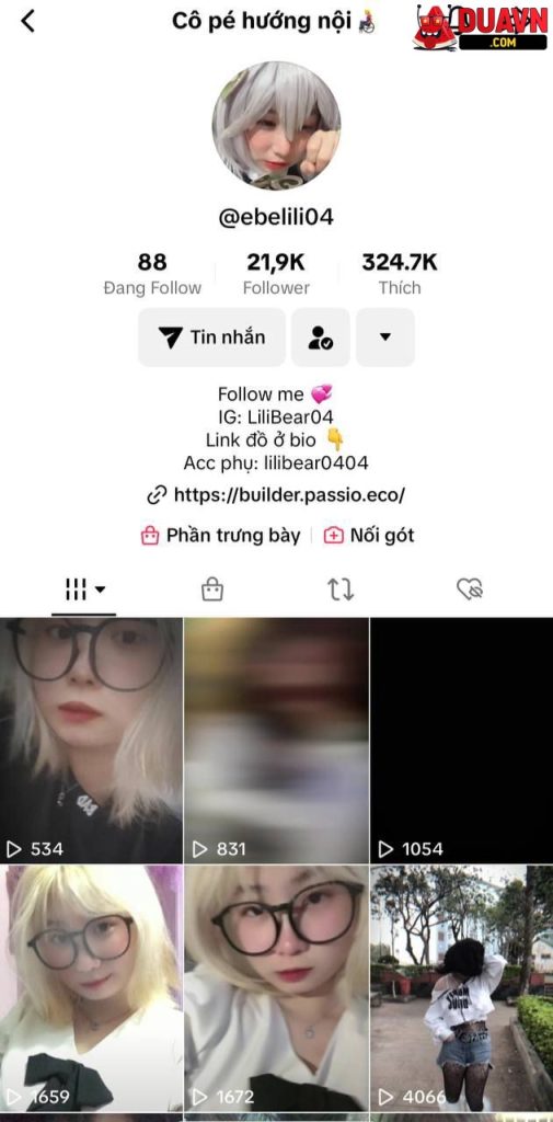 ebelili04 – Cô chủ shop đồ cosplay có sở thích show hàng