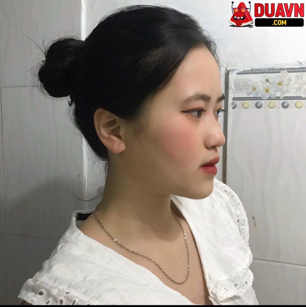 Em sinh viên vú to lộ clip nóng